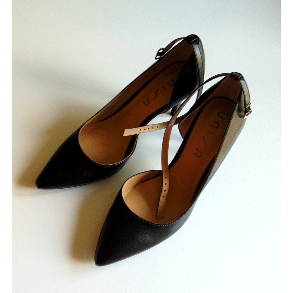 Unisa Women's Black Ankle Strap Stiletto Heels Size 9.5 Unyeona Pointed Toe